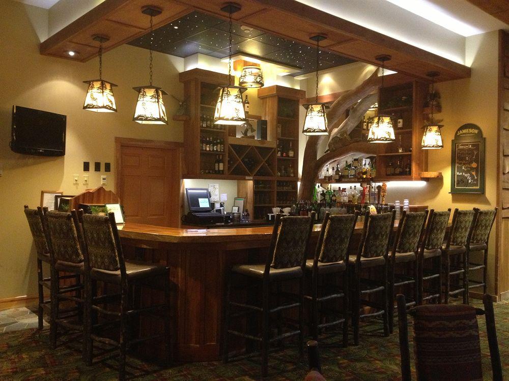 Hope Lake Lodge & Indoor Waterpark Кортленд Экстерьер фото