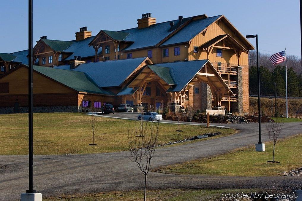 Hope Lake Lodge & Indoor Waterpark Кортленд Экстерьер фото