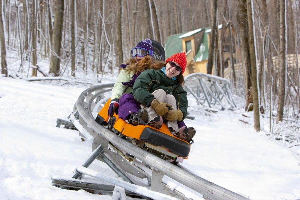 Hope Lake Lodge & Indoor Waterpark Кортленд Экстерьер фото