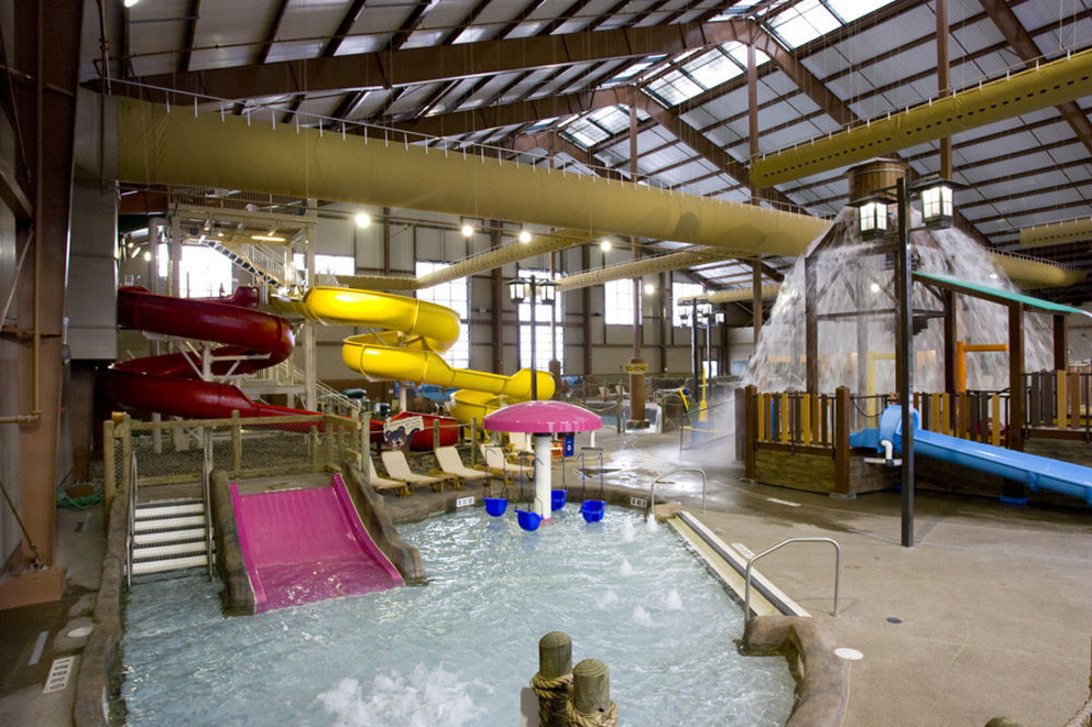 Hope Lake Lodge & Indoor Waterpark Кортленд Экстерьер фото