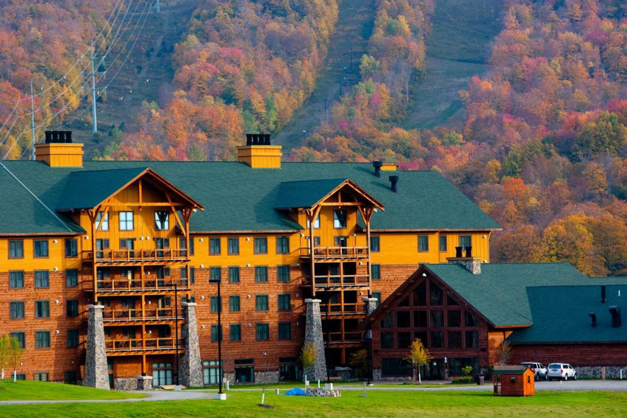 Hope Lake Lodge & Indoor Waterpark Кортленд Экстерьер фото