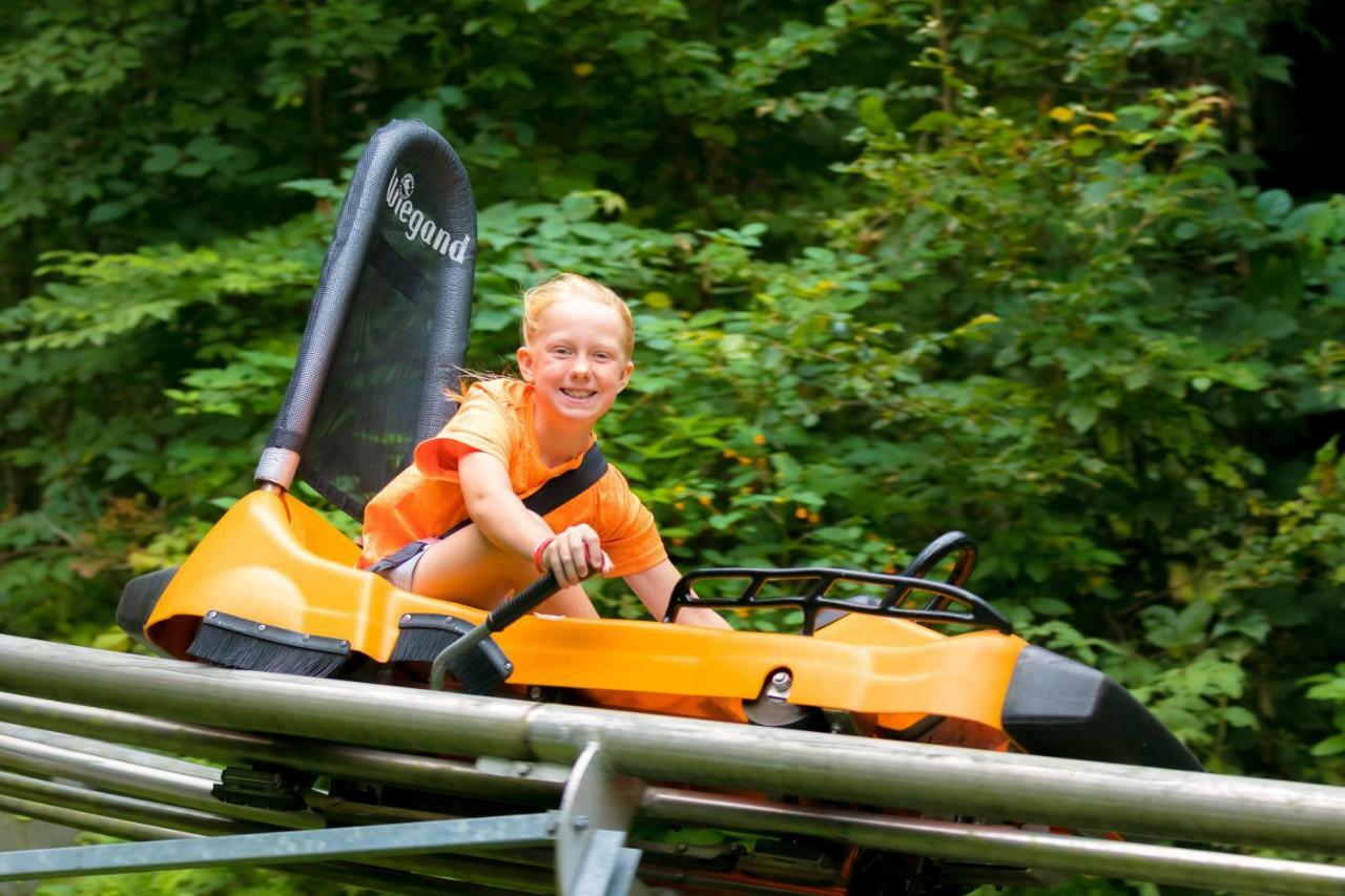 Hope Lake Lodge & Indoor Waterpark Кортленд Экстерьер фото
