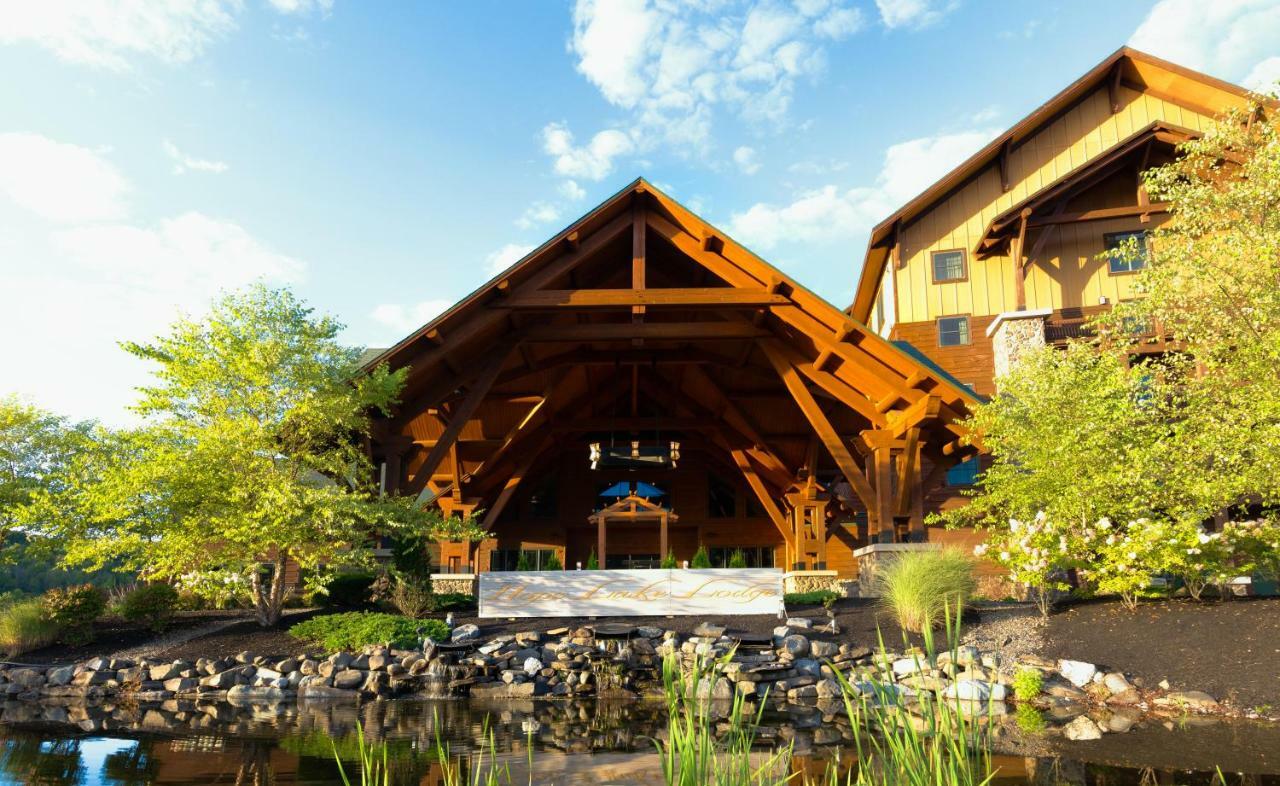 Hope Lake Lodge & Indoor Waterpark Кортленд Экстерьер фото